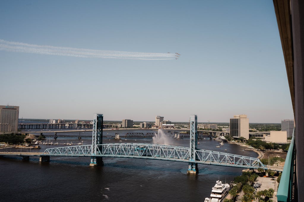 Main Street Bridge in Jacksonville, Florida - The Explore Horizon